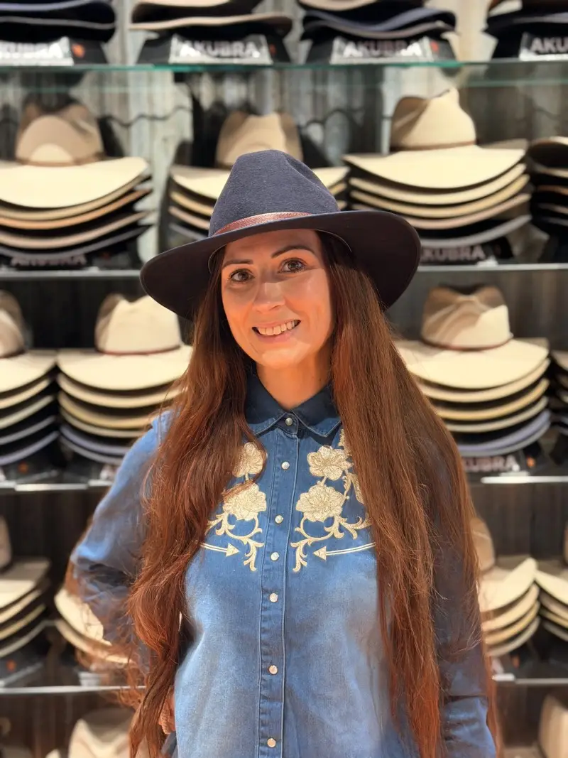 Outbush Manager, Samantha